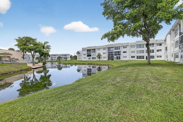 2 of 32 - 8100 Sunrise Lakes Blvd 303, Sunrise, FL