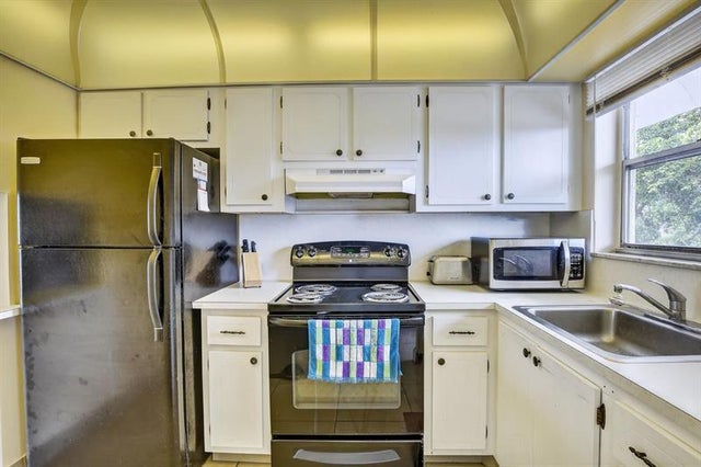 4 of 32 - 8100 Sunrise Lakes Blvd 303, Sunrise, FL