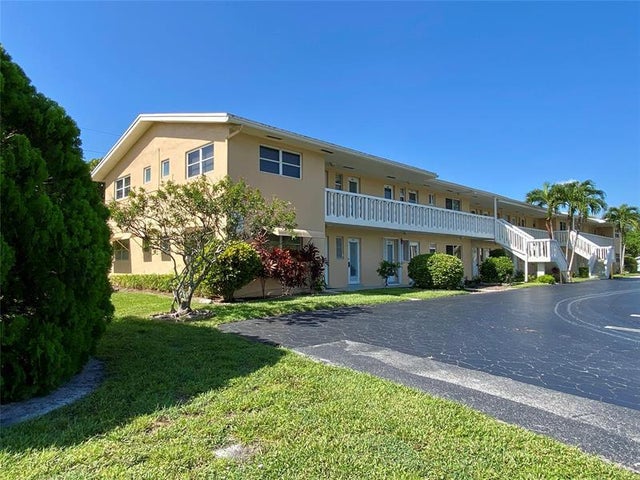 1 of 24 - 108 Ne 20th Avenue 101, Boynton Beach, FL