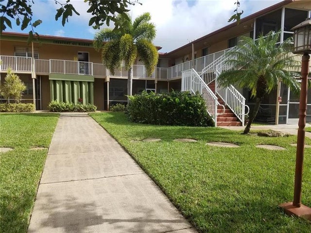 1 of 27 - 411 S Crescent Dr 104, Hollywood, FL