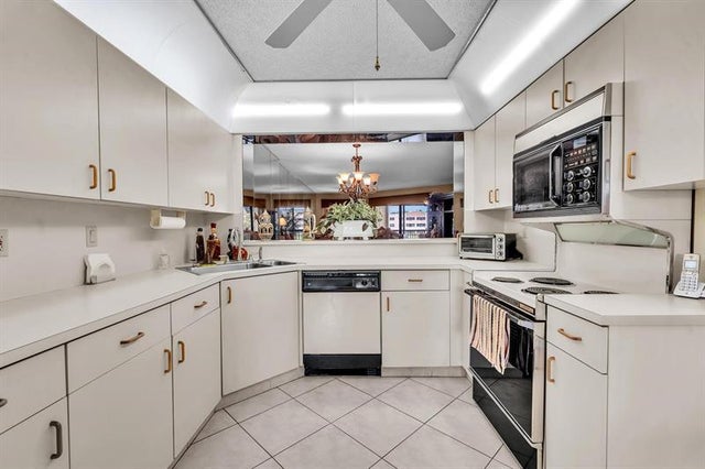 4 of 84 - 7449 Fairfax Dr 211, Tamarac, FL