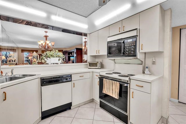 5 of 84 - 7449 Fairfax Dr 211, Tamarac, FL