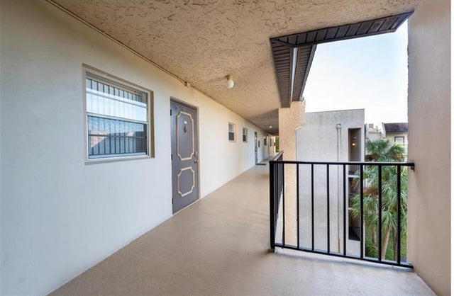 1 of 26 - 9230 Lagoon Pl 408, Davie, FL