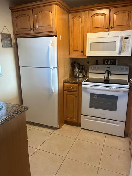 3 of 26 - 9230 Lagoon Pl 408, Davie, FL