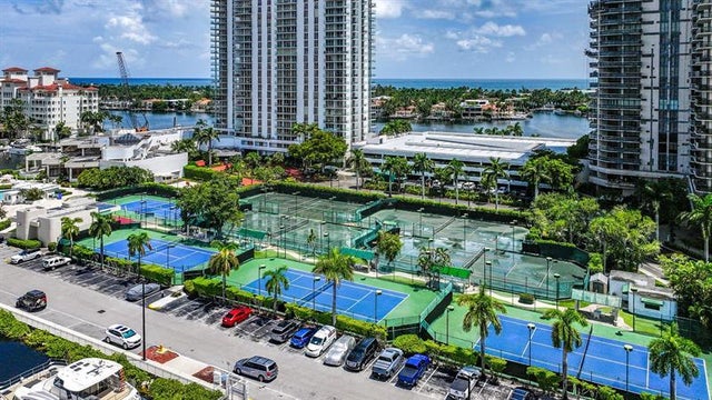4 of 84 - 19707 Turnberry Way Ts-2, Aventura, FL