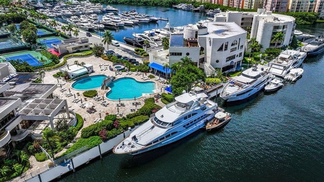 5 of 84 - 19707 Turnberry Way Ts-2, Aventura, FL