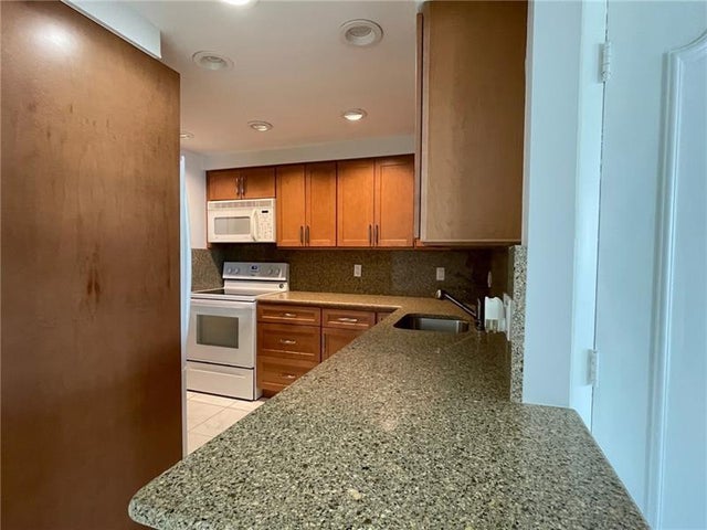 4 of 42 - 305 N Pompano Beach Blvd 1006, Pompano Beach, FL
