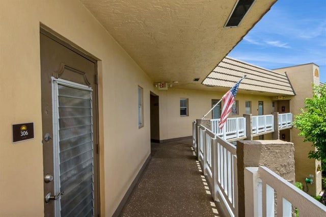 3 of 21 - 9181 Sunrise Lakes Blvd 306, Sunrise, FL