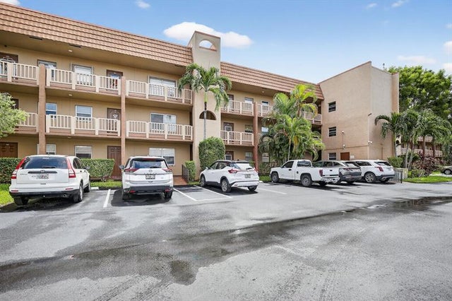 2 of 49 - 9660 Sunrise Lakes Blvd 306, Sunrise, FL