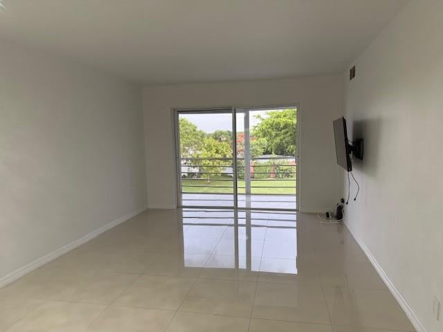 4 of 49 - 9660 Sunrise Lakes Blvd 306, Sunrise, FL