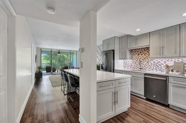 4 of 22 - 9460 Tangerine Pl 307, Davie, FL