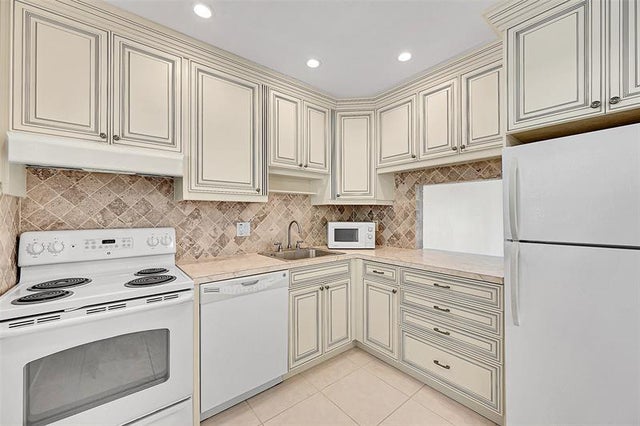 1 of 42 - 23 Abbey Ln 202, Delray Beach, FL