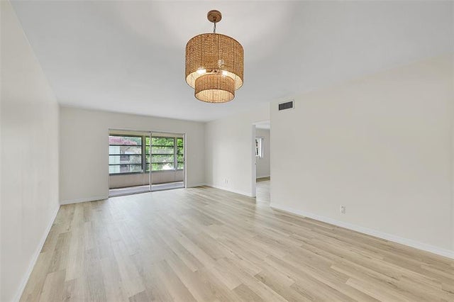 4 of 42 - 23 Abbey Ln 202, Delray Beach, FL