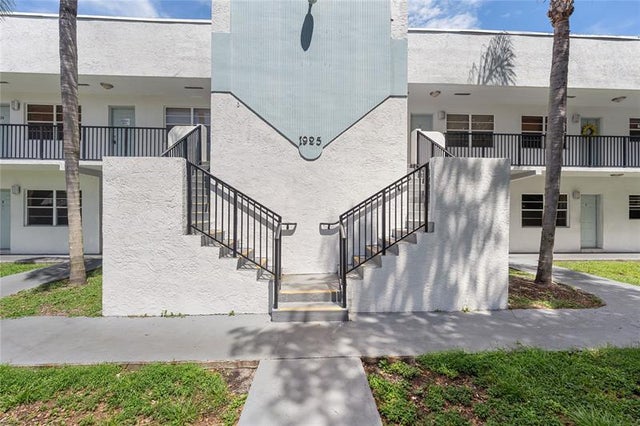1 of 10 - 1925 Madison St 14, Hollywood, FL