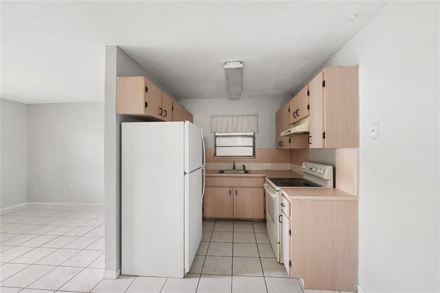 3 of 10 - 1925 Madison St 14, Hollywood, FL