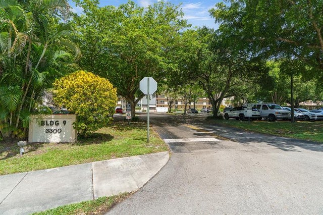 4 of 38 - 3300 W Rolling Hills Cir 704, Davie, FL