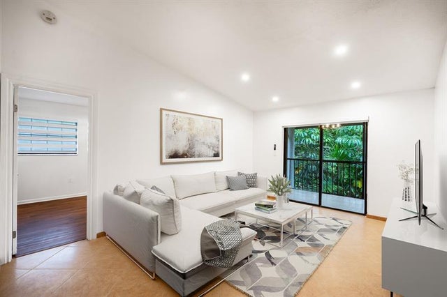 2 of 40 - 927 Ne 199 Street 202, Miami, FL