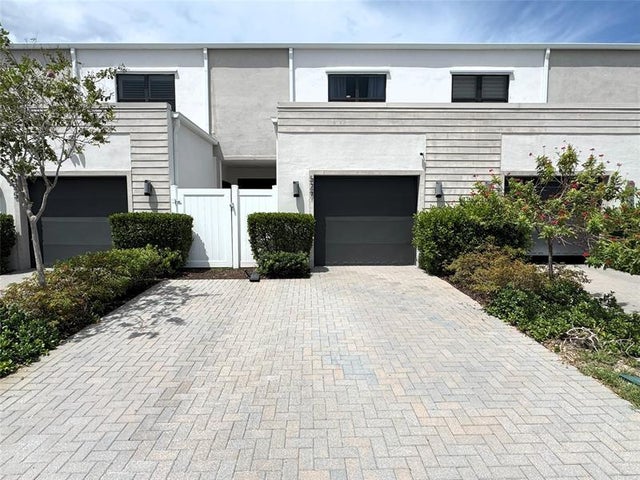 2 of 17 - 527 Nw 17th Street, Fort Lauderdale, FL