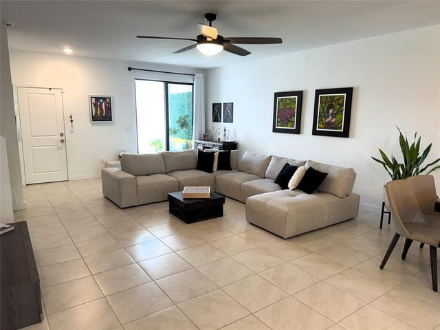 3 of 17 - 527 Nw 17th Street, Fort Lauderdale, FL