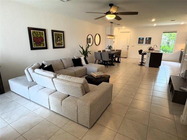 4 of 17 - 527 Nw 17th Street, Fort Lauderdale, FL