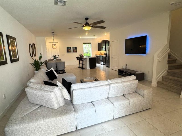 5 of 17 - 527 Nw 17th Street, Fort Lauderdale, FL