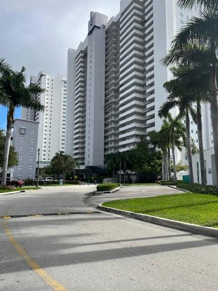1 of 6 - 14951 Royal Oaks Ln 808, North Miami, FL