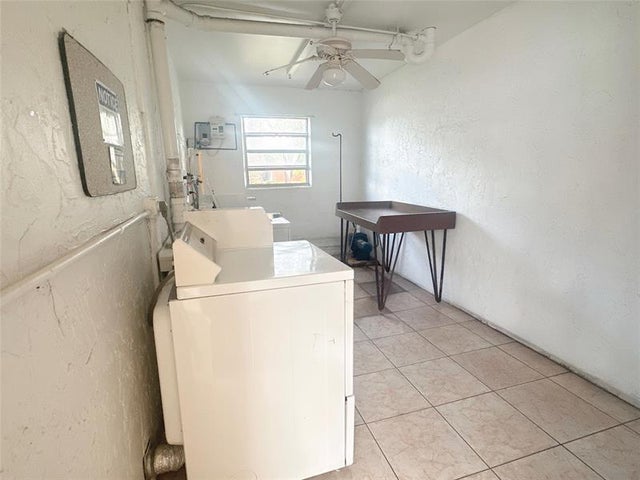 5 of 5 - 617 S State Road 7 1g, Margate, FL