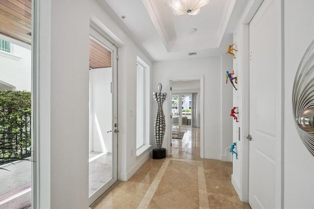 3 of 36 - 63 Isle Of Venice Dr 63, Fort Lauderdale, FL