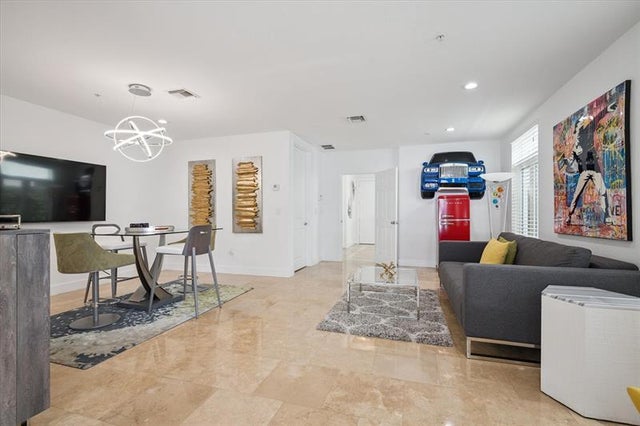5 of 36 - 63 Isle Of Venice Dr 63, Fort Lauderdale, FL