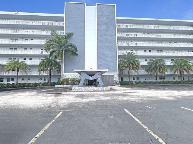 320 Ne 12th Ave 408, Hallandale