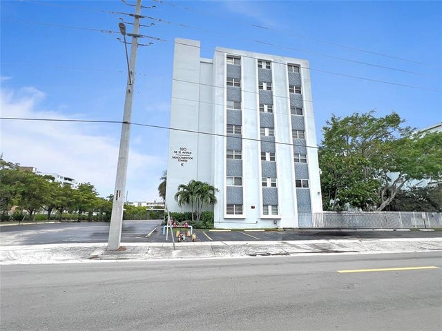 3 of 25 - 320 Ne 12th Ave 408, Hallandale, FL