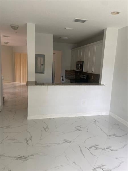 4 of 14 - 8962 Sw 18th St, Hollywood, FL