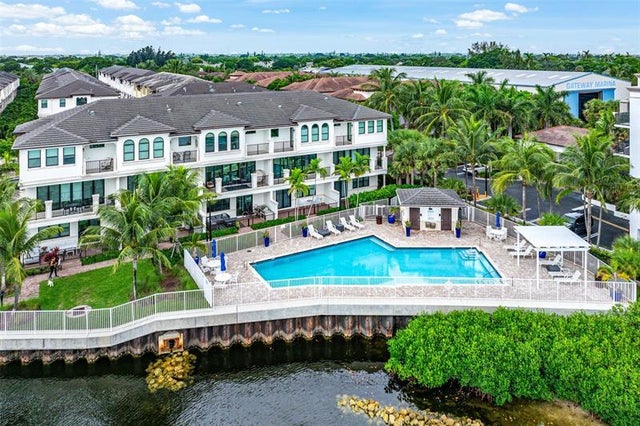 2 of 26 - 608 Windward Circle S, Boynton Beach, FL