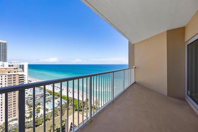 2 of 39 - 1950 S Ocean Dr Phb, Hallandale, FL