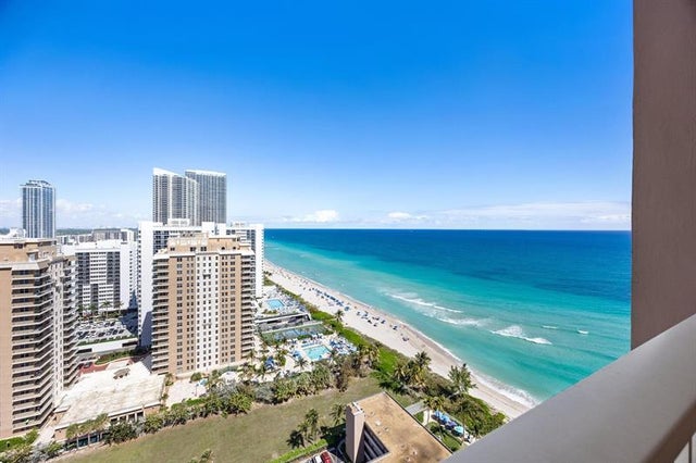 3 of 39 - 1950 S Ocean Dr Phb, Hallandale, FL