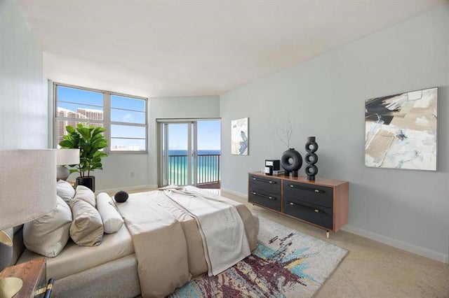 4 of 39 - 1950 S Ocean Dr Phb, Hallandale, FL