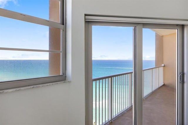 5 of 39 - 1950 S Ocean Dr Phb, Hallandale, FL