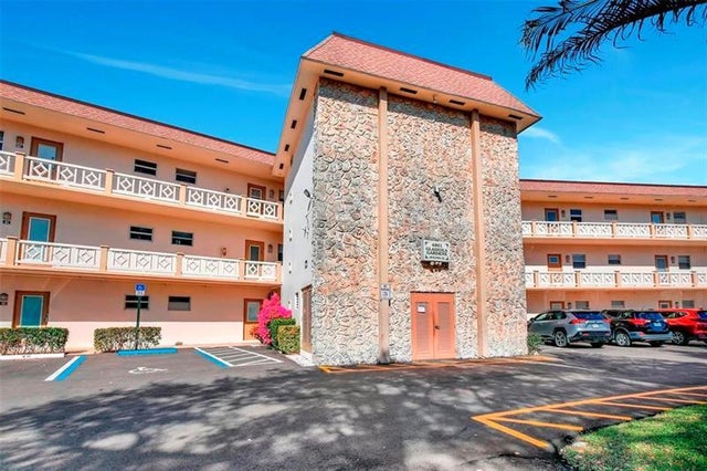 1 of 3 - N/A, Lauderdale Lakes, FL