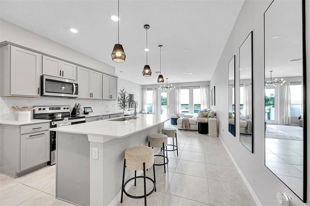 4 of 41 - 6112 Rancho Ln, West Palm Beach, FL