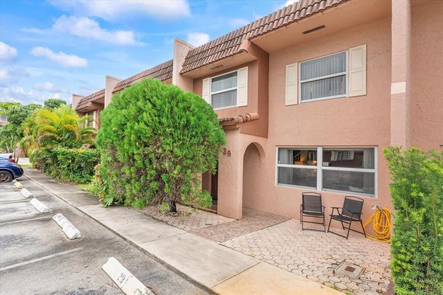 2 of 36 - 29 Laredo Pl 29, Davie, FL