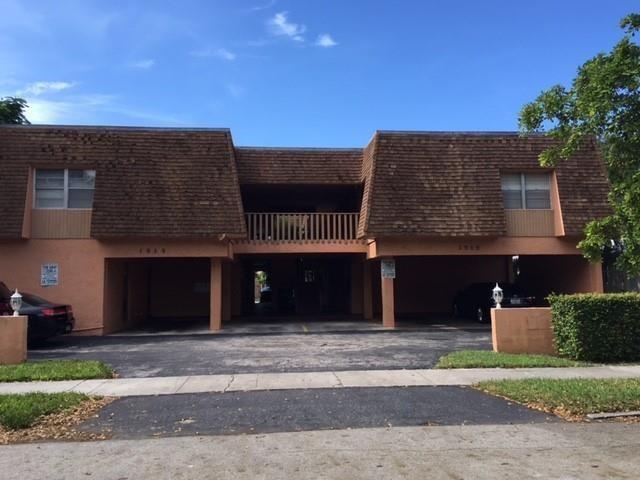 1 of 5 - 1919 Plunkett St 9, Hollywood, FL