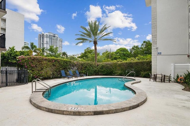 3 of 14 - 924 Se 2nd St 36, Fort Lauderdale, FL