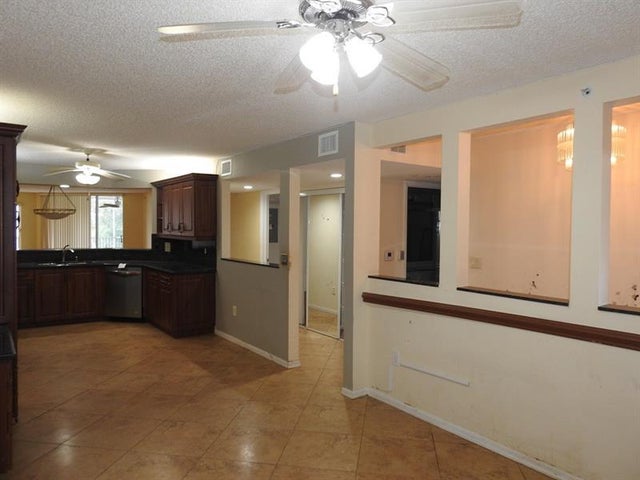 4 of 27 - 7641 Granville Dr 209, Fort Lauderdale, FL