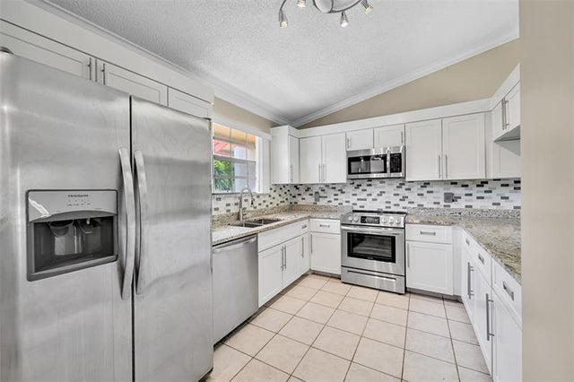 3 of 35 - 1410 Congressional Way 1410, Deerfield Beach, FL