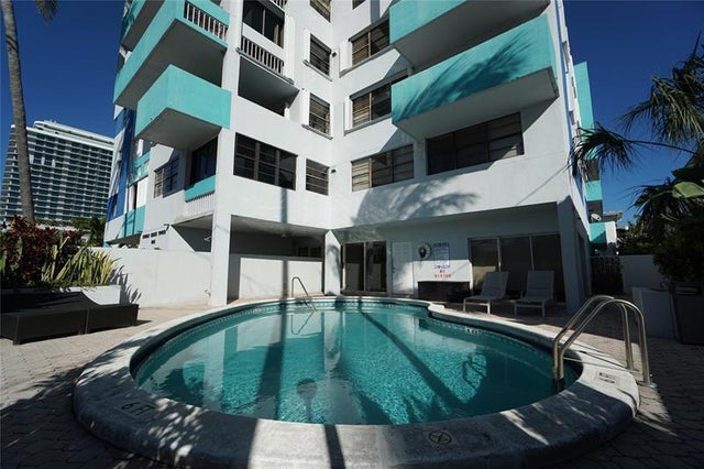 4 of 57 - 6941 Carlyle Ave 4c, Miami Beach, FL