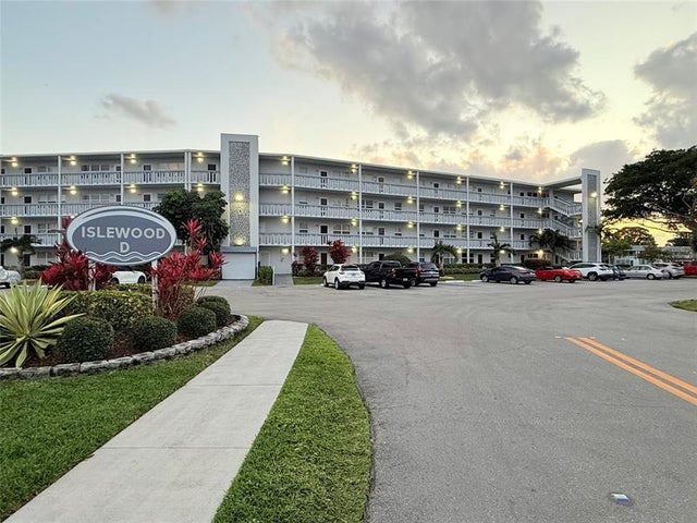 1 of 39 - 2009 Islewood D 2009, Deerfield Beach, FL