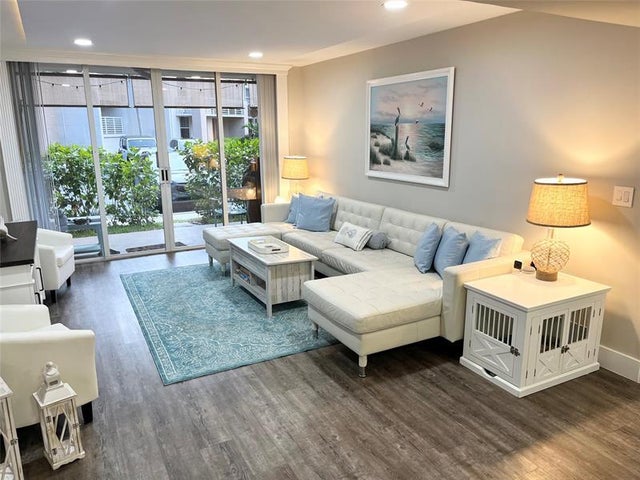 2 of 18 - 2721 Ocean Club Blvd 104, Hollywood, FL