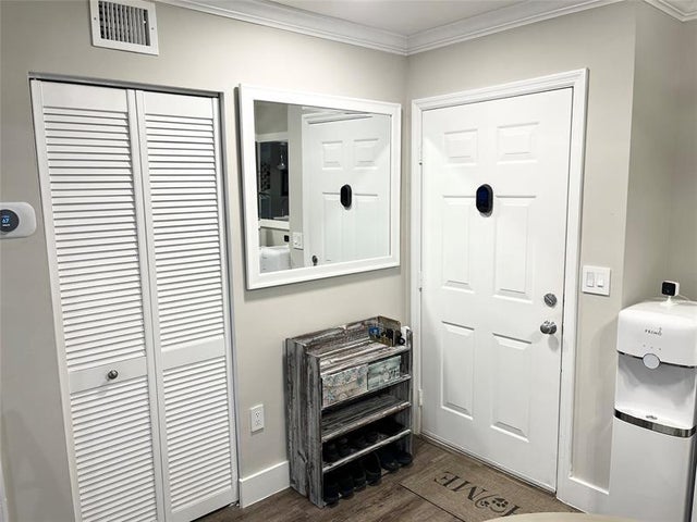3 of 18 - 2721 Ocean Club Blvd 104, Hollywood, FL