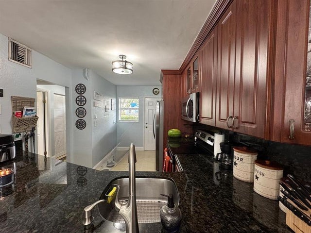 4 of 33 - 1770 Ne 191st St 112-1, Miami, FL