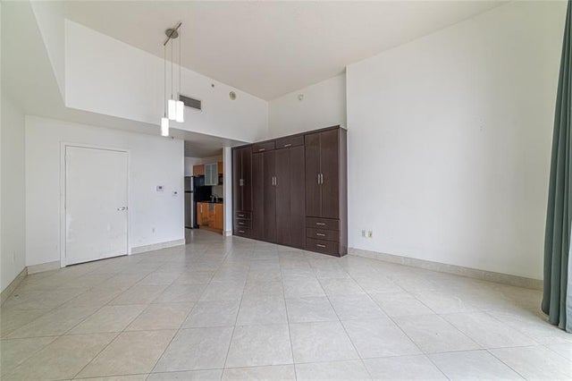 5 of 17 - 1750 N Bayshore Dr 1112, Miami, FL